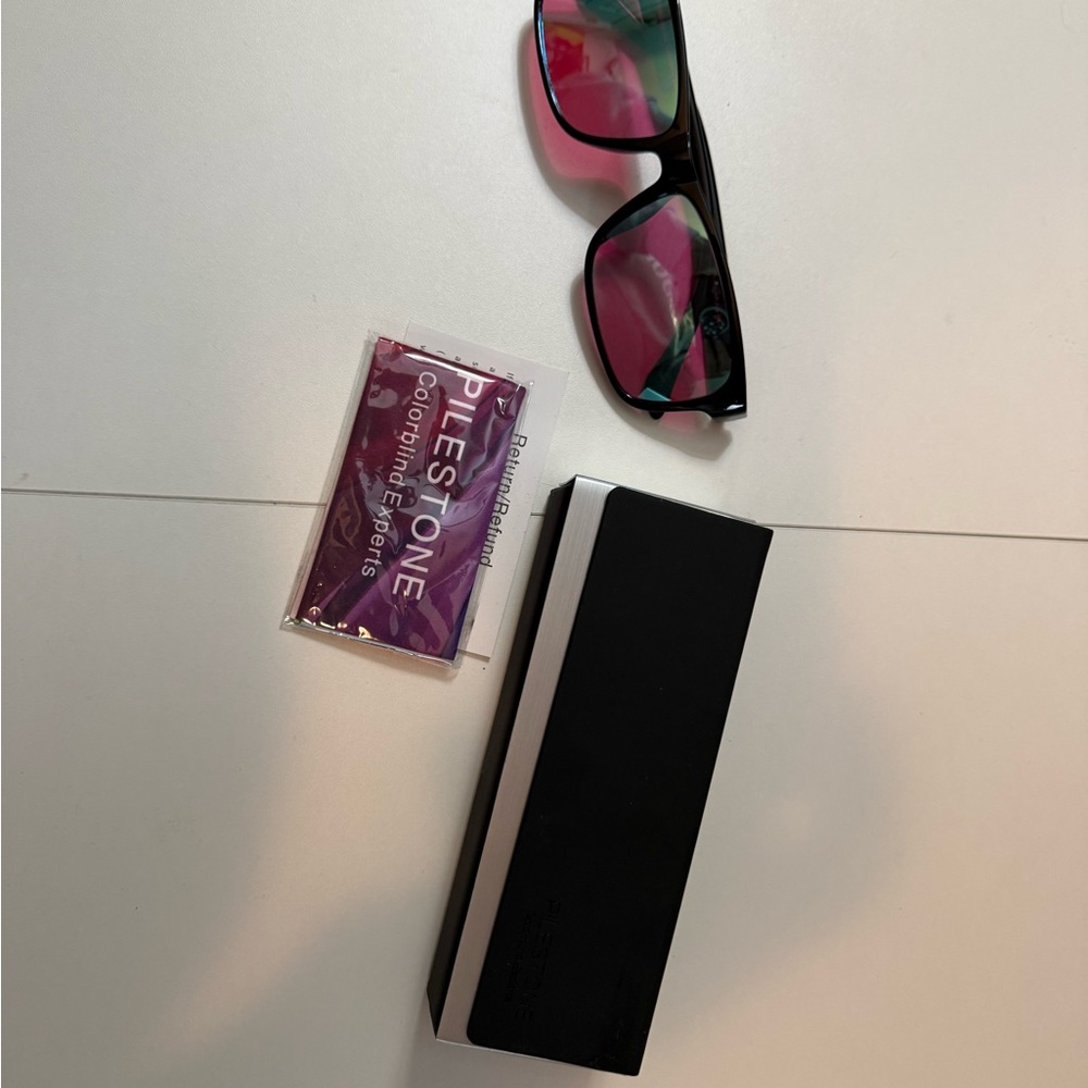 Pilestone colorblind expert Sunglasses with Case